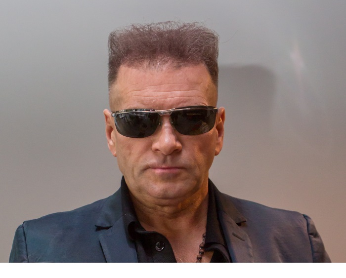 OTO DLACZEGO RUTKOWSKI NIGDY NIE POKAZUJE SIĘ Z TYŁU...