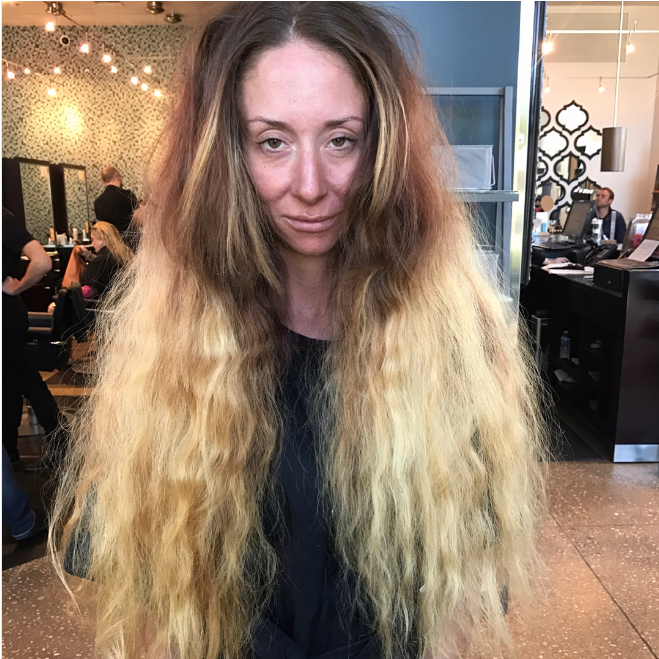 Myślała, że może ładnie wyglądać tylko w długich włosach. Ale, tuż przed ślubem postanowiła je ściąć .